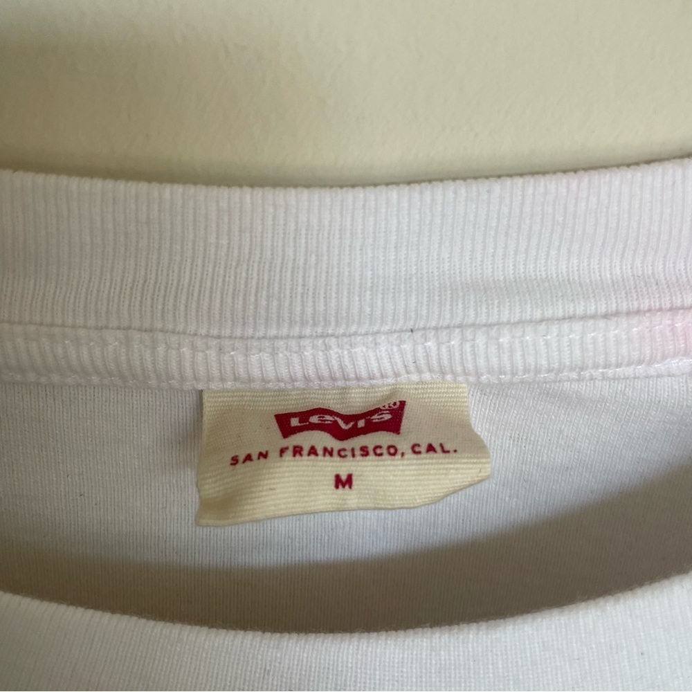Levi’s Basic White Crew Neck - Picture 4 of 12